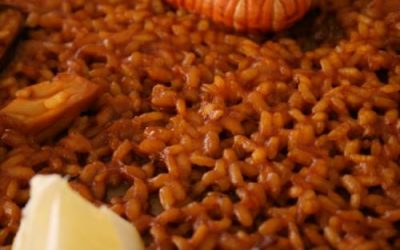Paella para 500 personas cortesía de Gluc Up 15